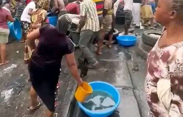 Lagos Issues Safety Alert as Tanker Spills Diesel on Tincan–Liverpool Bridge