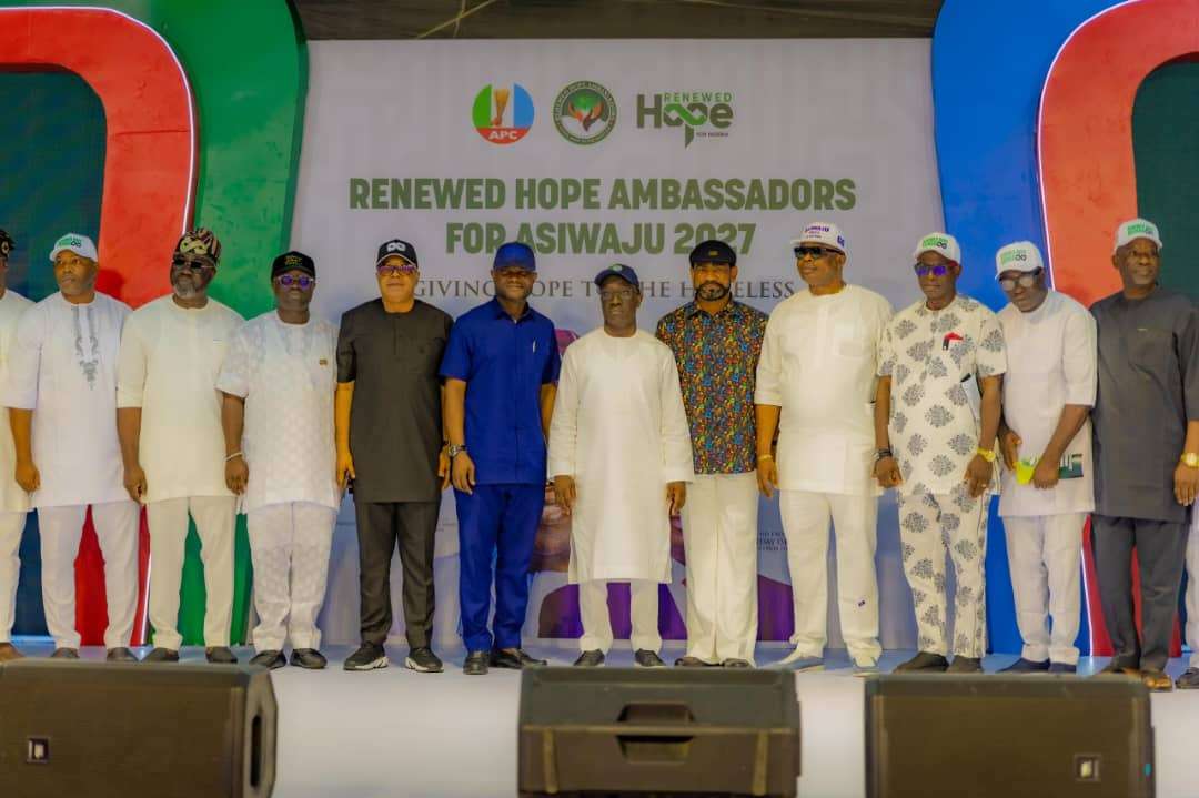 Gov Okpebholo Launches Tinubu Re-Election Machinery, Declares ‘You Can’t Replace a Performing President’