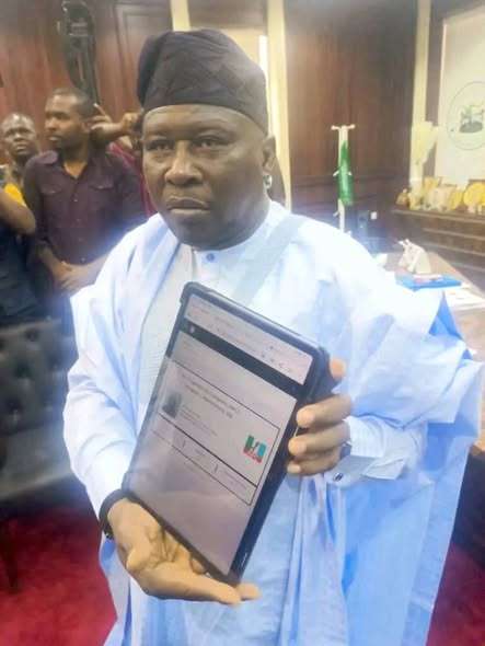Adamawa Governor Fintiri Has Officially Defects to APC