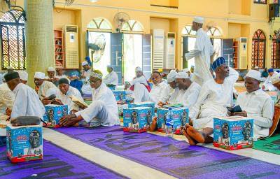 Sanwo-Olo celebrates Tinubu’s 74th birthday with food packs, personalised letter to Lagosians