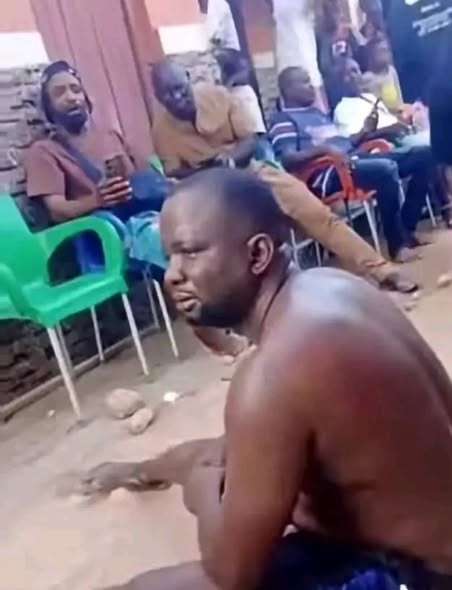 Drama In Anambra As Anti-Touting Officer Allegedly Caught Stealing During Drug Raid
