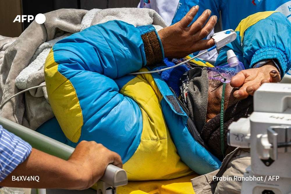 Miracle on Everest: Missing Climbing Guide Found Alive After Six Days in Death Zone