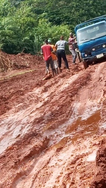 Edo: Ehor Residents Send SOS to Akpakomiza Over ‘Abandoned’ ₦10bn Road Project (Watch video)
