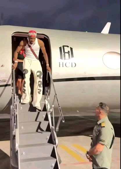 Osimhen Arrives Uyo to Rally Super Eagles Ahead of Madagascar AFCON Qualifier