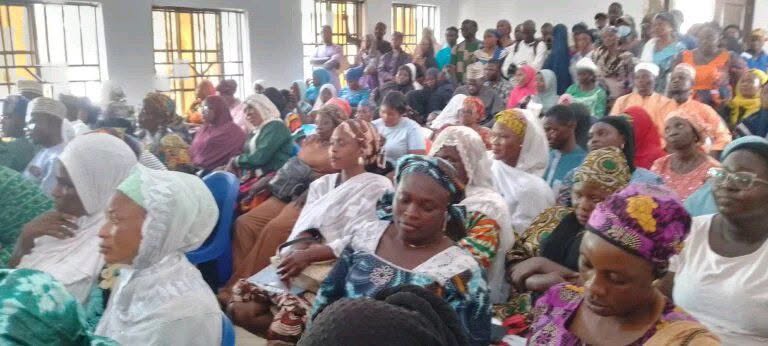 1,220 Sacked Kwara Teachers Beg Kwara Gov for Reinstatement